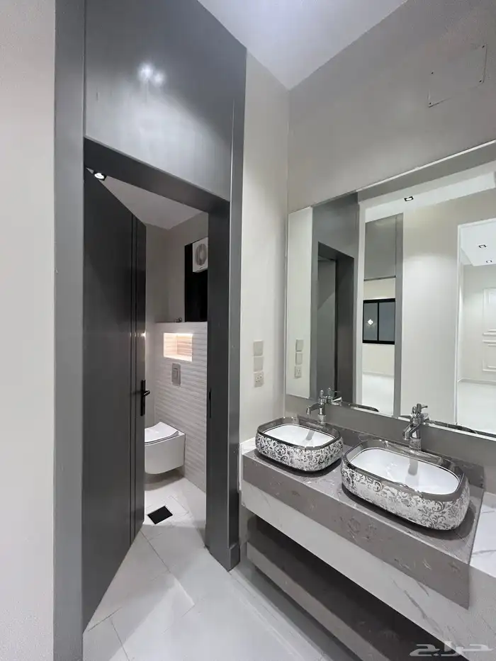 للبيع شقق أرضية و علوية تشطيب VIP بحي المعارض خميس مشيط 11