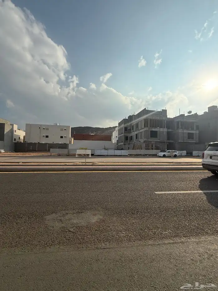 للبيع ارض تجارية في مخطط السلام م623 شارع35م شمالي 4