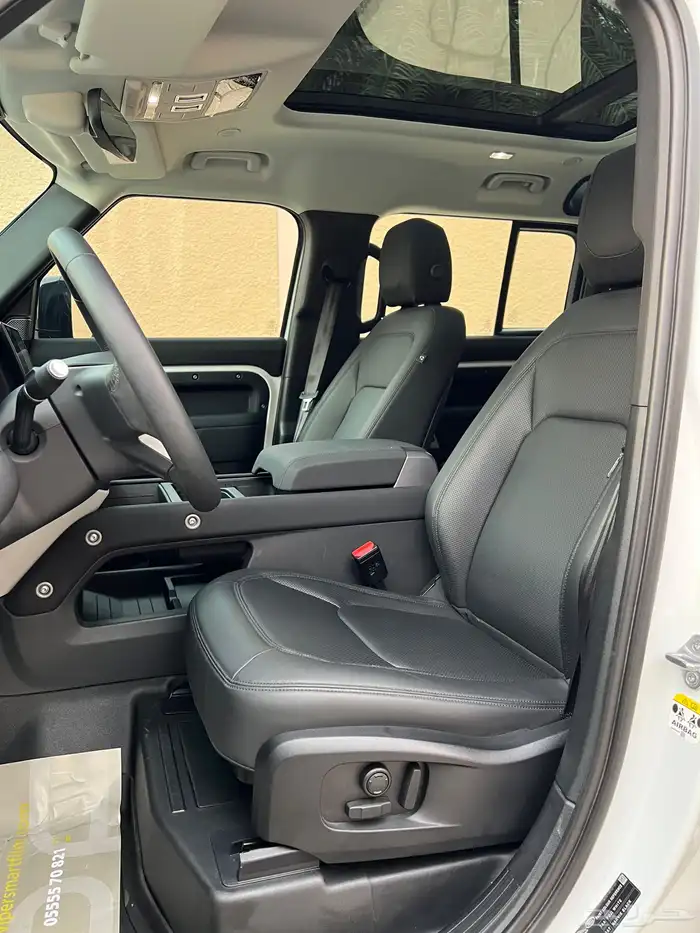 لاندروفر ديفيندر 110 ناغي 2023 شبه جديد 14