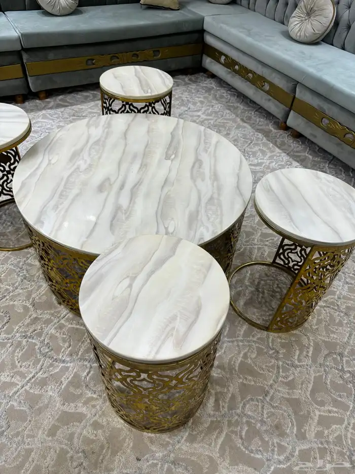 طاولات رخام وحده كبيره و4 خدمه 0