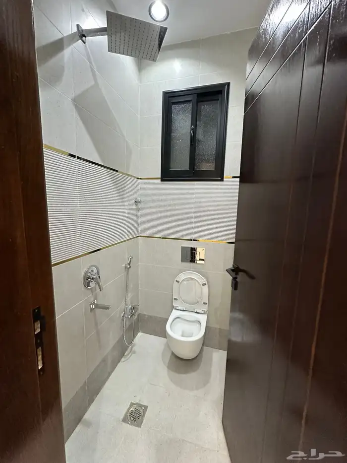 للبيع شقه ارضيه وسط الخدمات بخميس مشيط والسعر 550 الف 5