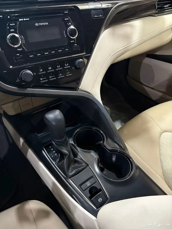 كامري 2020 مرفق معها مجموعة كوامري مخزنه 16