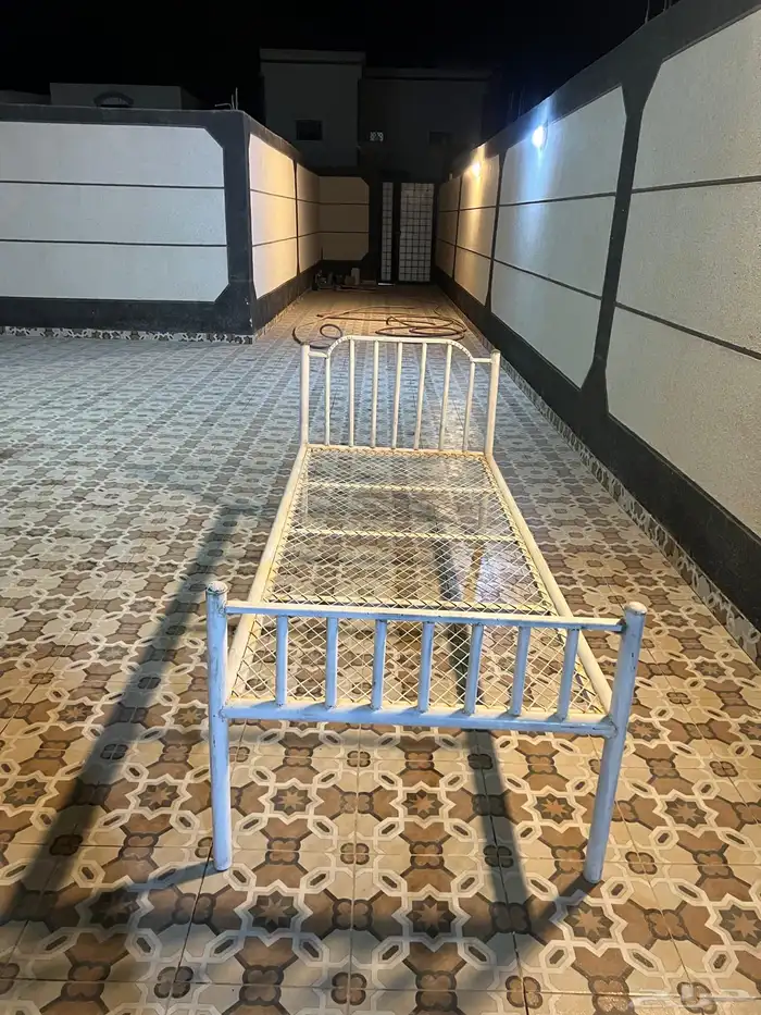 غرفة نوم وكنب وسرير 4