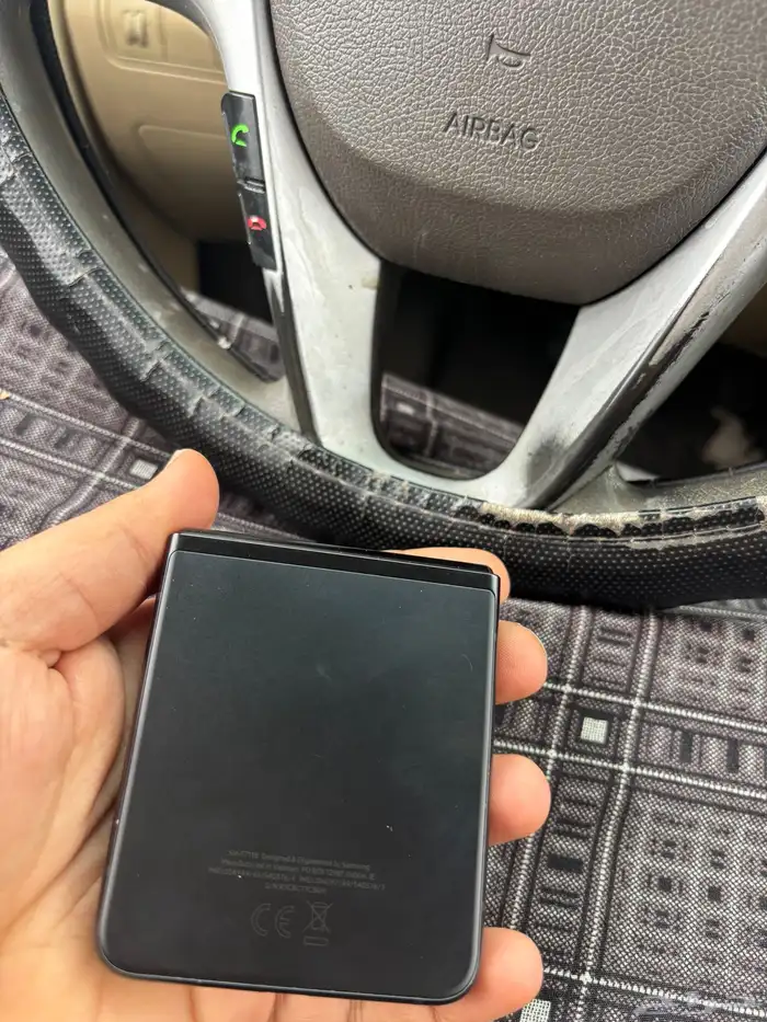 سامسونج جالكسي فليب 3 نظيف جدا 1