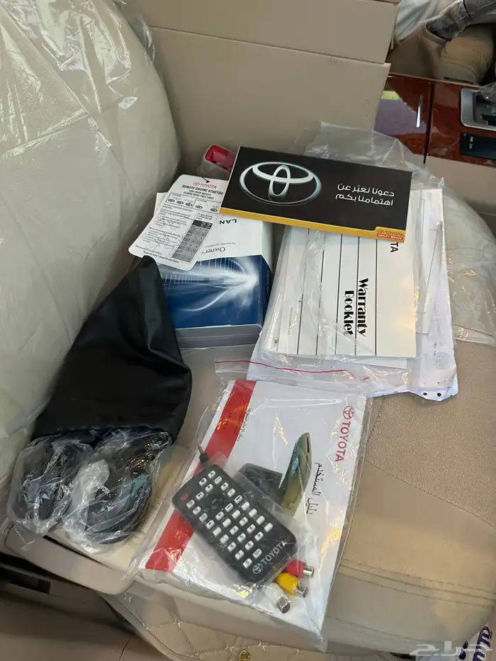 لاند كروزر عبد اللطيف جميل 60 عام 2015 (مخزن وكاله ) 52