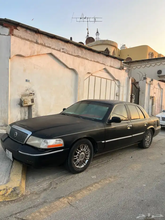 فور جراند ماركيز موديل 2005 ممشى 200 وكسور محركات طيبه 1