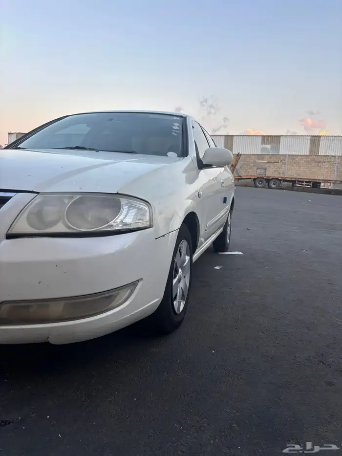 نيسان صني 2010 نظيفة 3