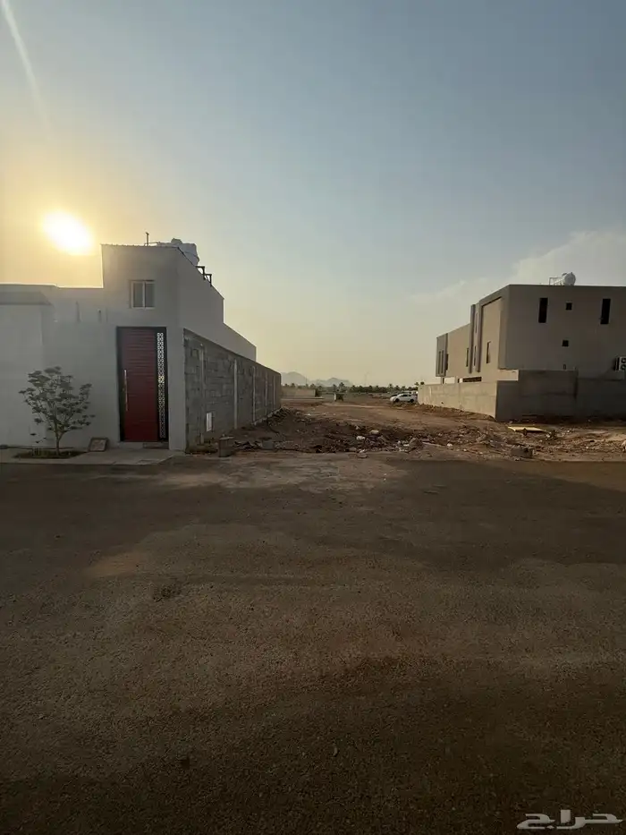 للبيع ارض في حي الزهرة (ج) م 230 شارع 14م غربي 9