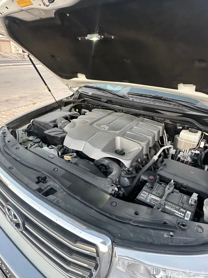 لاند كروزر عبد اللطيف جميل 60 عام 2015 (مخزن وكاله ) 15