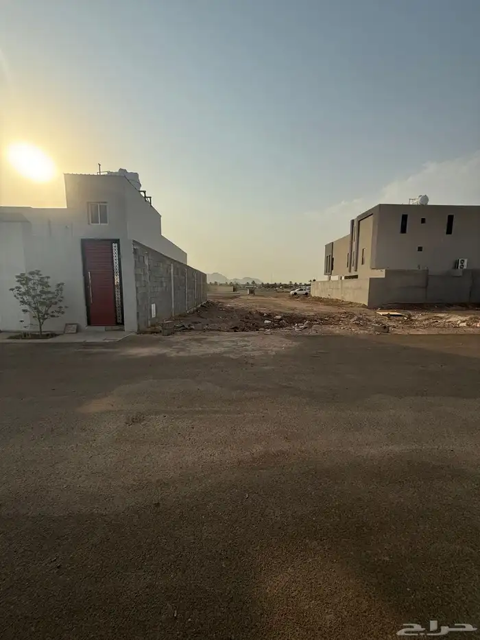 للبيع ارض في حي الزهرة (ج) م 230 شارع 14م غربي 0