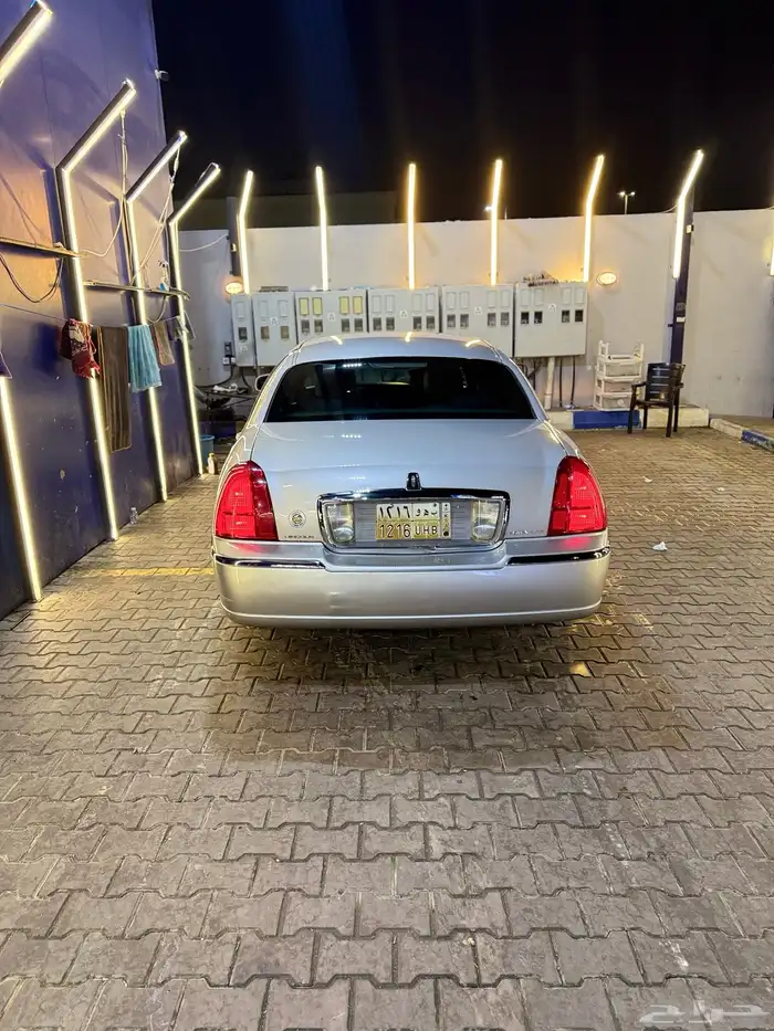 لينكون تاون كار 2011 ماشي 65 الف مخزن 3