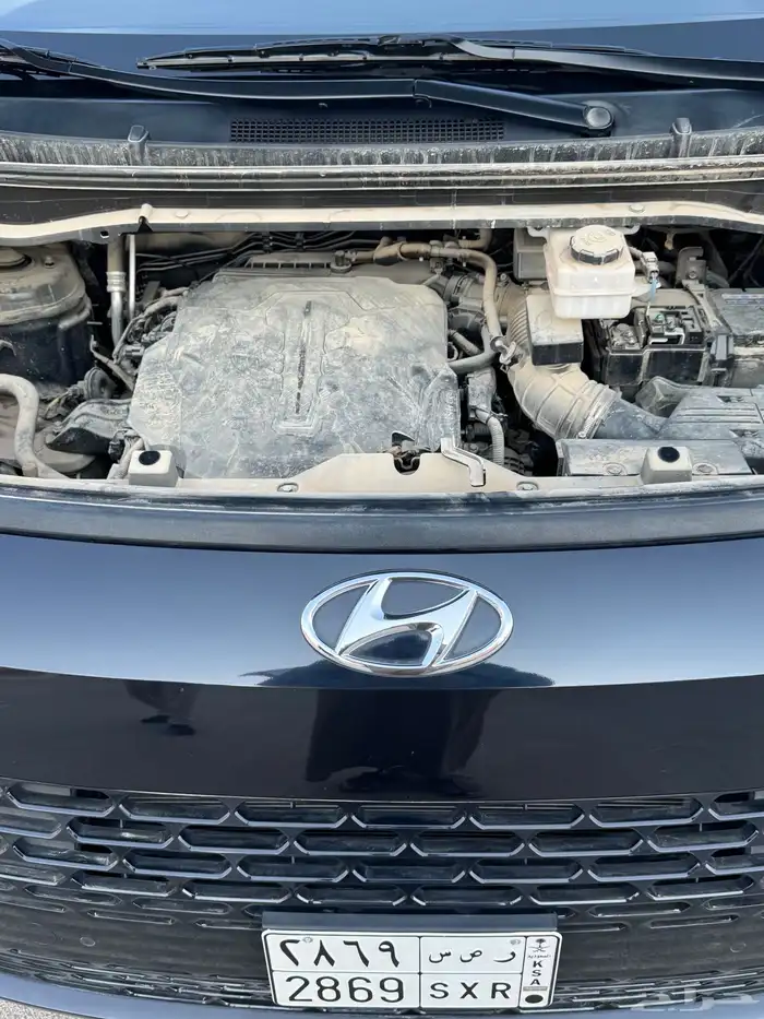 للبيع ستاريا 2023 بنزين ( مخزن ) 19