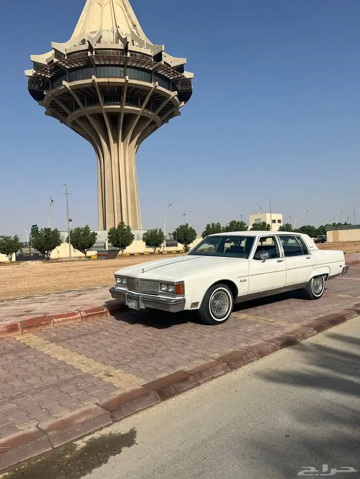 اولدزموبيل كلاسيك ريجنسي 1984 4