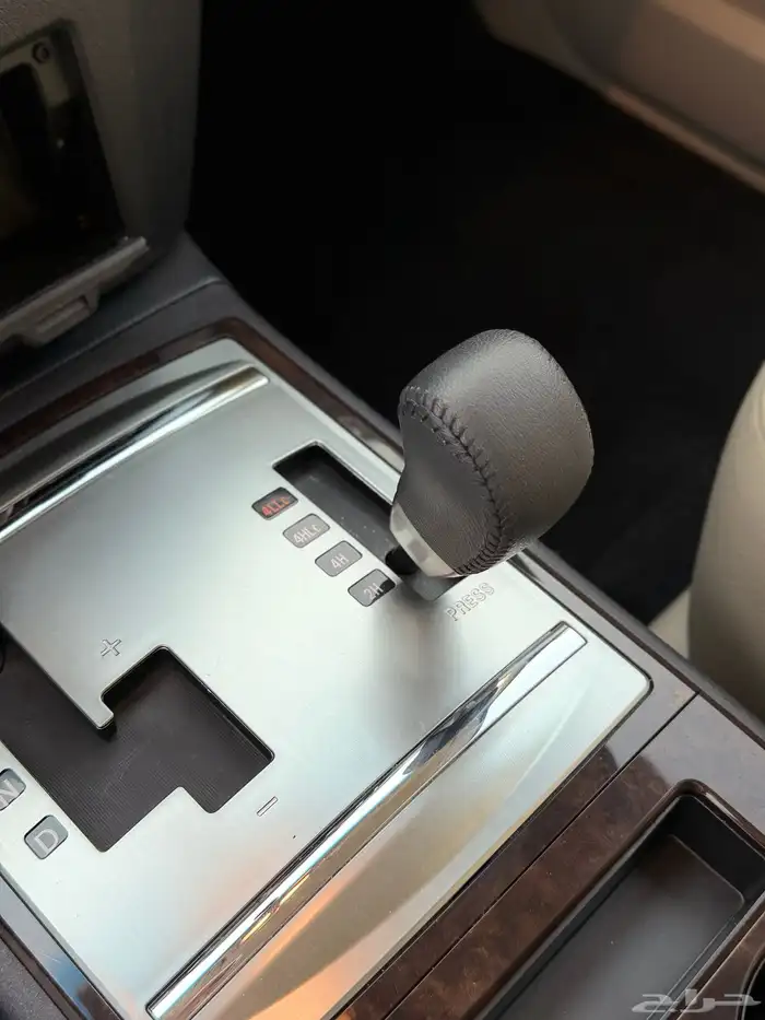 ميستوبيشي باجيرو 2020 - فل كامل علامات ذهبيه مخزن 22