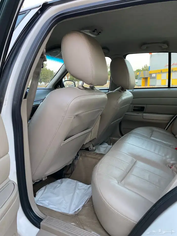 فورد كراون فكتوريا 2011 وكالة 17