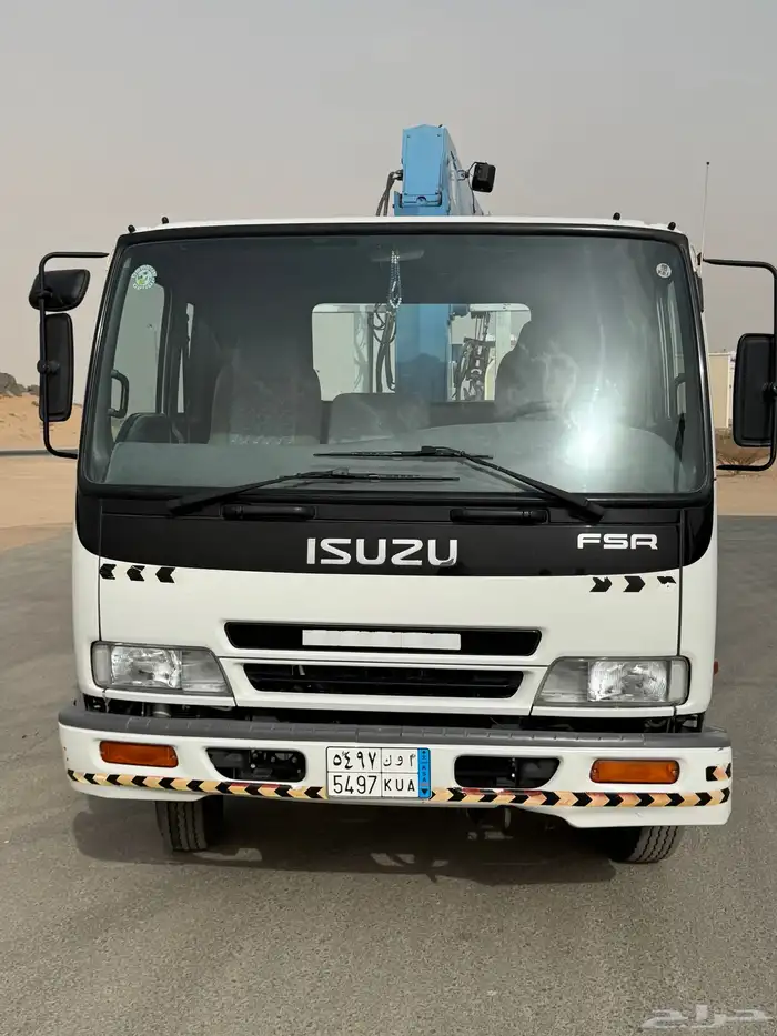 للبيع رافعه بوم تراك ايسوزو مخزنه شبه جديده 2