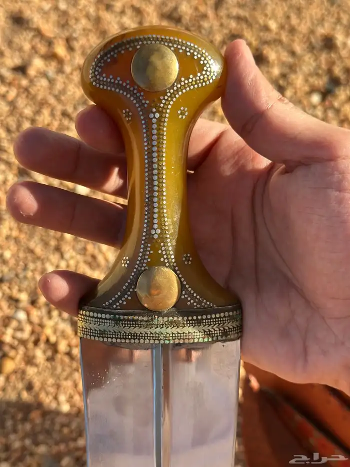 جنبية للبيع 1