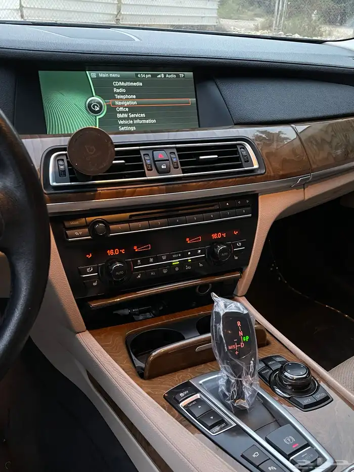 بي ام دبليو 740 فئة الاندفيجول 2012 10