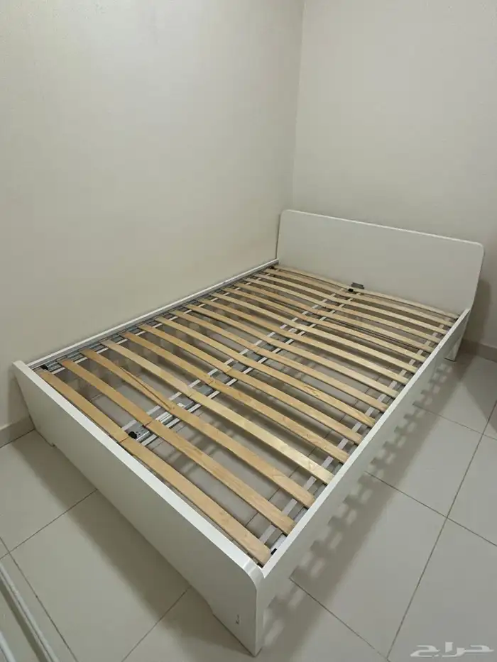 سرير ايكيا مستعمل نظيف IKEA MALM bed frame used 140x200 2