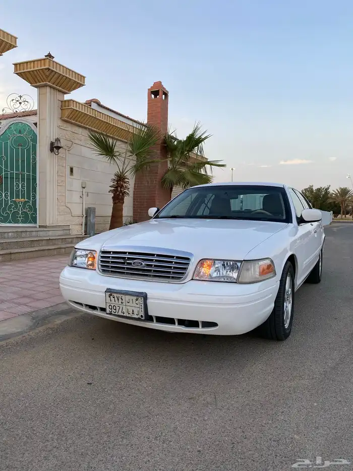 فورد كراون فكتوريا 2011 وكالة 3