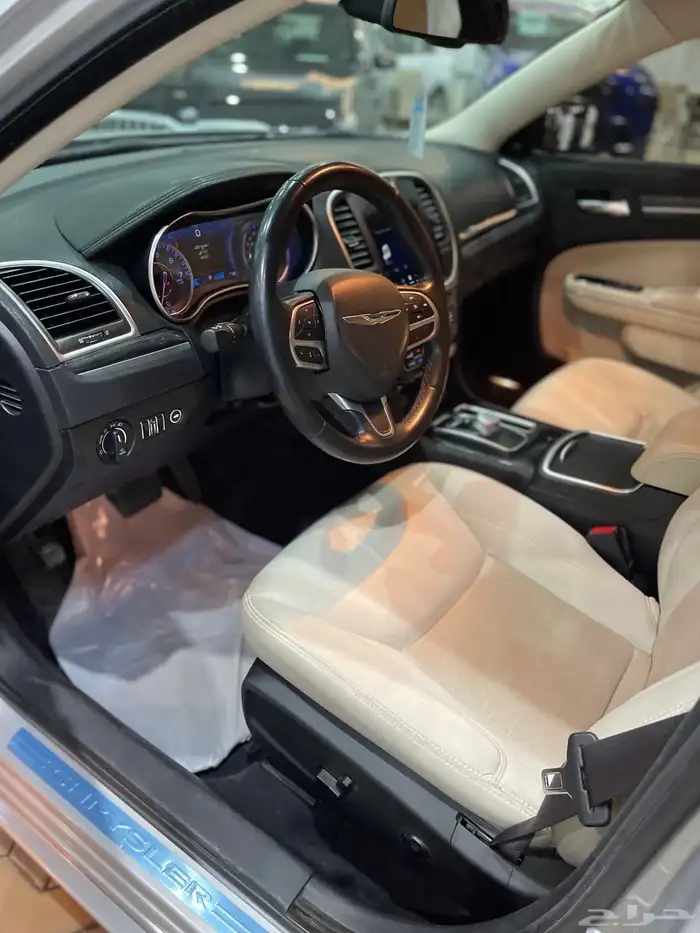 كرايسلر C300 V6 سعودي 2021 عداد 69 الف 6