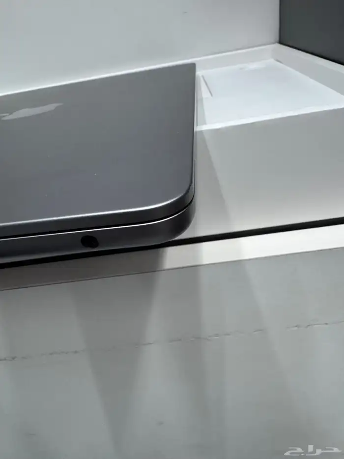 ماك بوك اير M2 سعة 256SSD رام 8 مستخدم نظيف ب1950 6