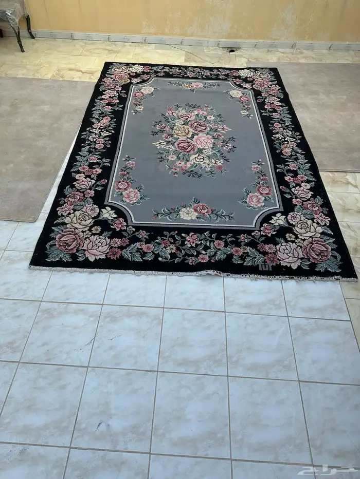 للبيع سجادة كبير وثلاثة صغار 0