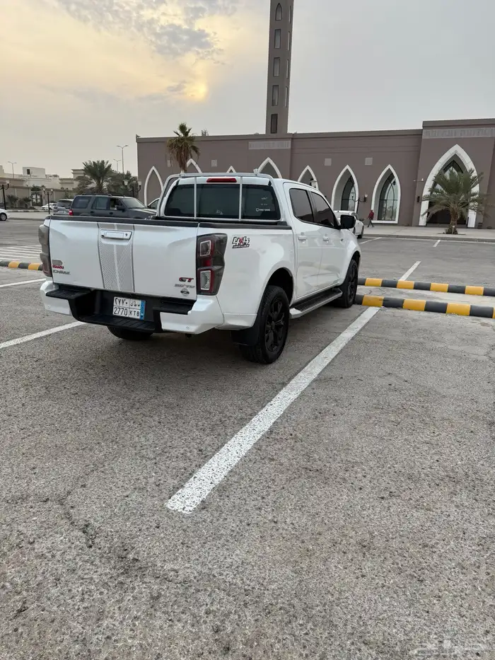 ايسوزو ديماكس 2023 3