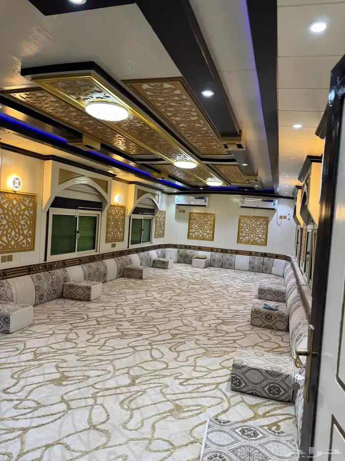 للبيع كرفان طوله 21 محورين الكرفان شغل شخصي 0