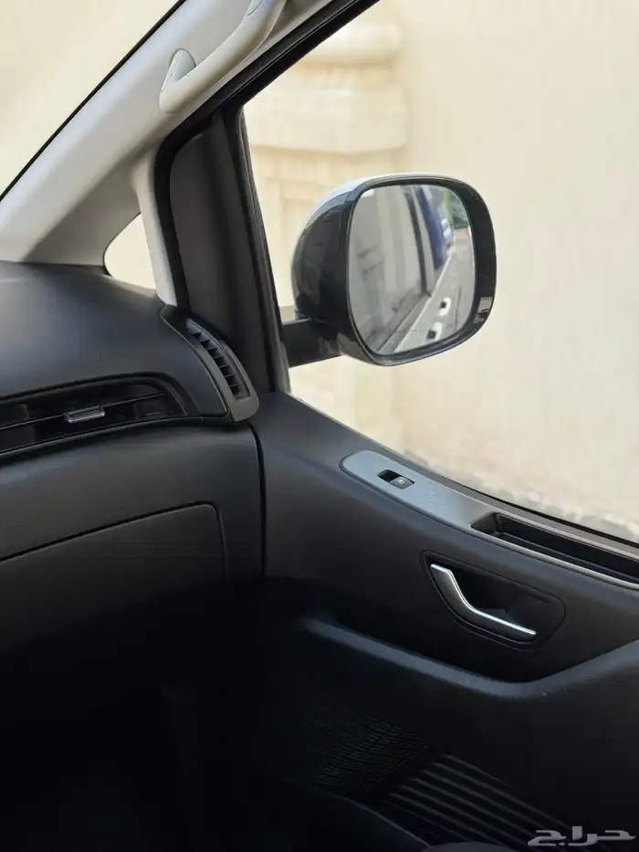 هونداي ستاريا موديل 2022 السعر 57000 الف 15