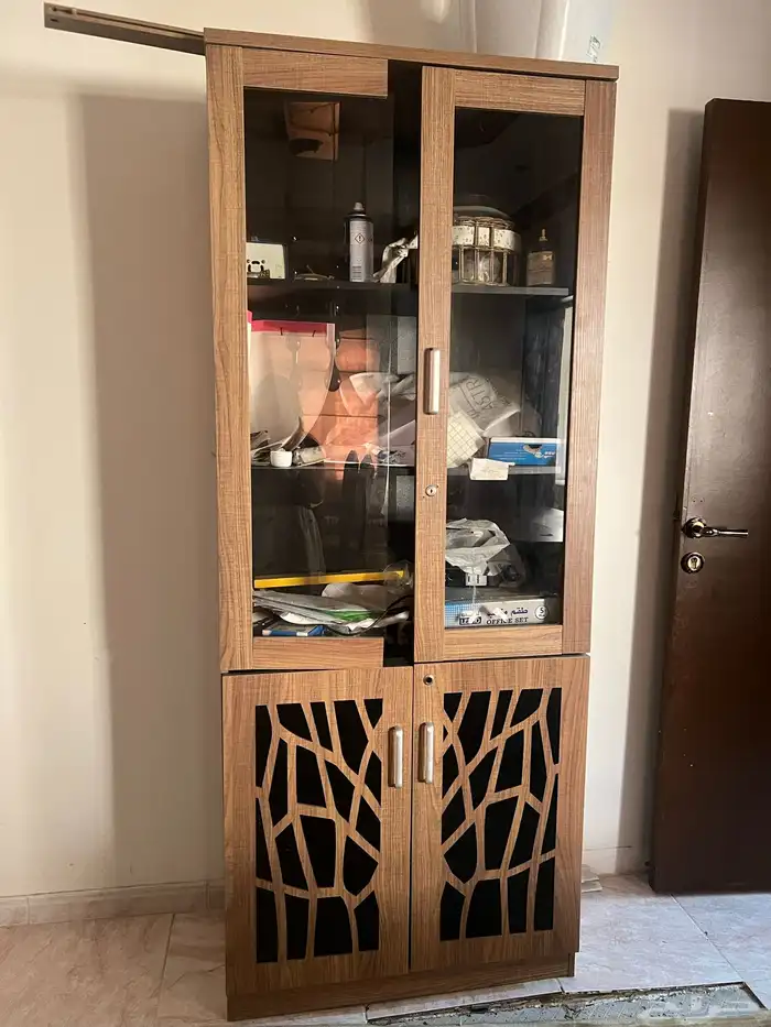 مكتب ودولابه للبيع 1