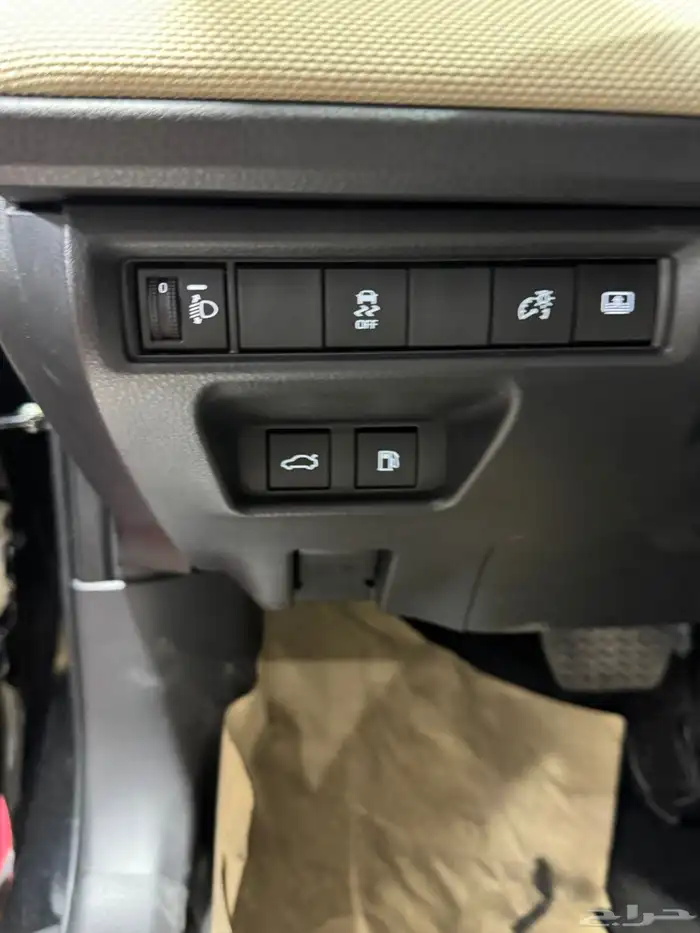 تويوتا   كامري LE فتحة بنزين 2025 جديد 122.450 شامل 10