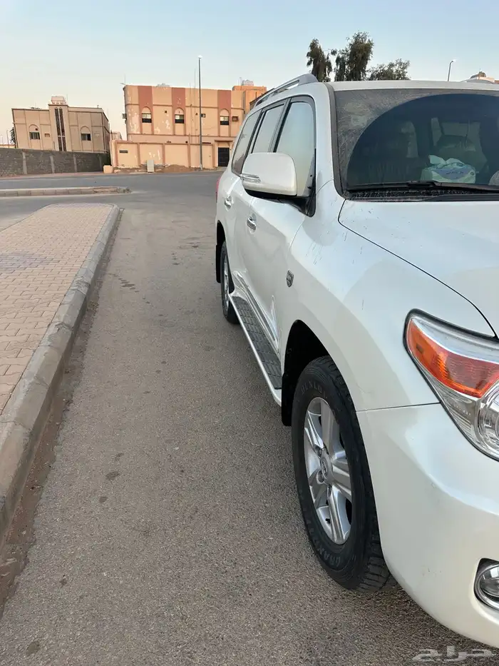 لاند كروزر عبد اللطيف جميل 60 عام 2015 (مخزن وكاله ) 11