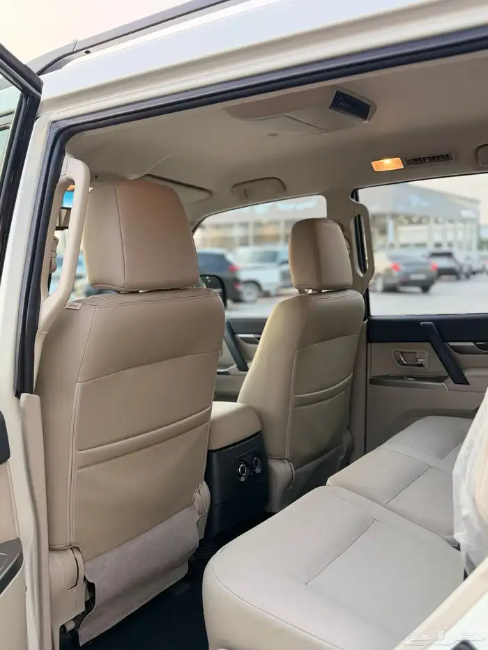 ميستوبيشي باجيرو 2020 - فل كامل علامات ذهبيه مخزن 14