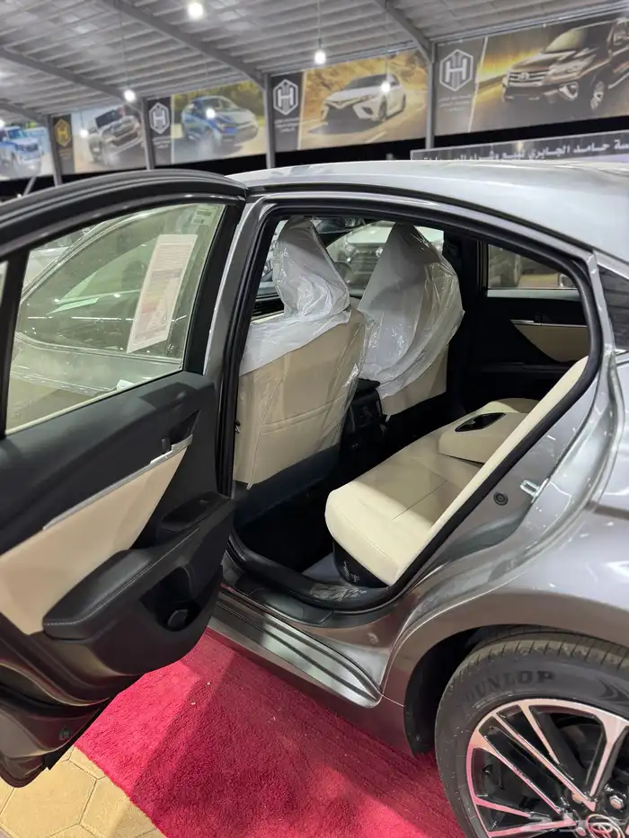 تويوتا   كامري LE هايبرد 2025 جديد سعودي 113.850 شامل 24