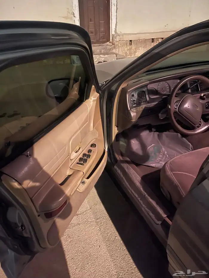 فورد فكتوريا 4