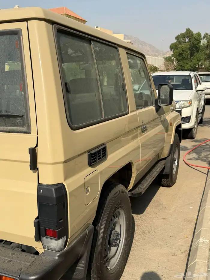 للبيع جيب ربع 2025 1