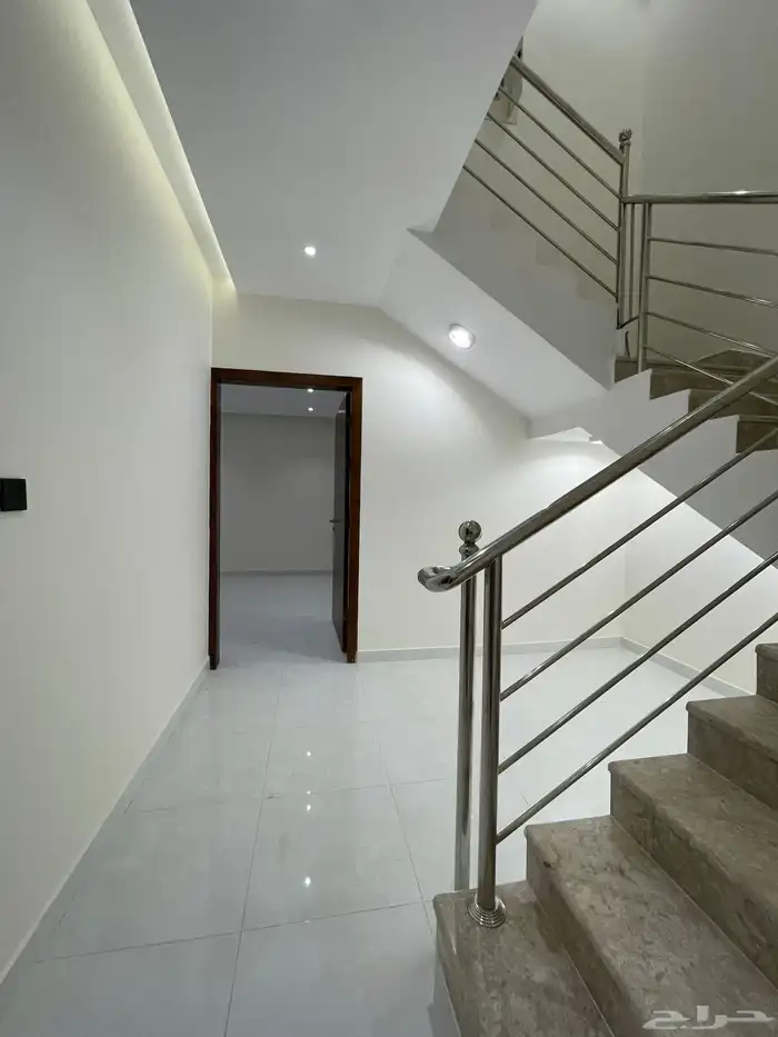 للبيع ارواف ارضيه ورواف علويه تشطيب ممتاز من 620 الف 33