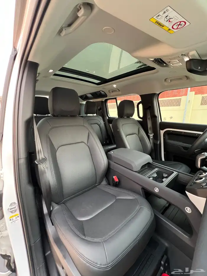 لاندروفر ديفيندر 110 ناغي 2023 شبه جديد 20