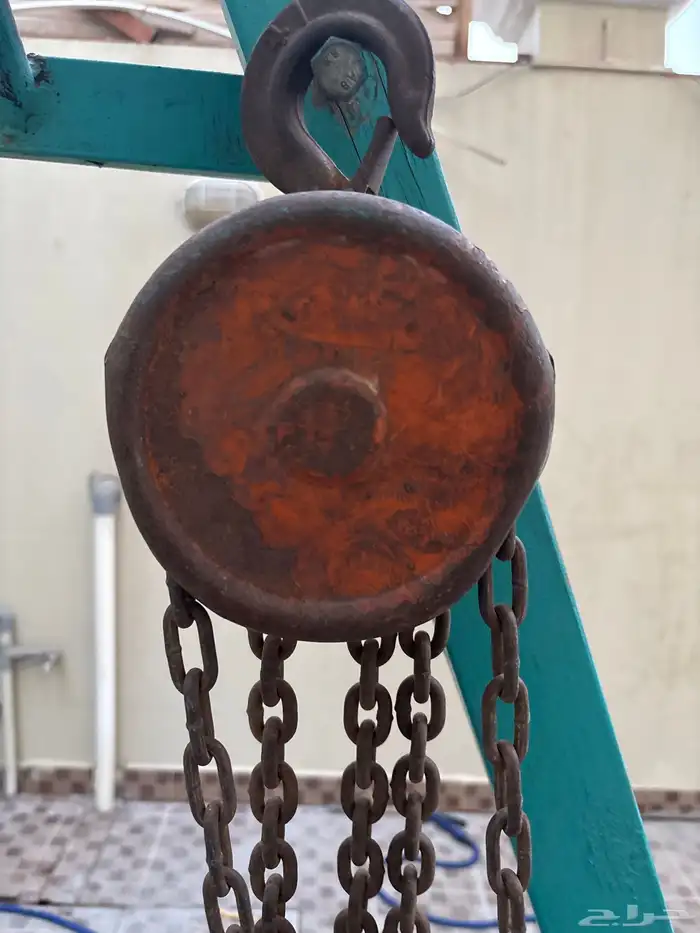 ونش رفع تقريبن2 او1 طن للبيع نضيف شرط 0