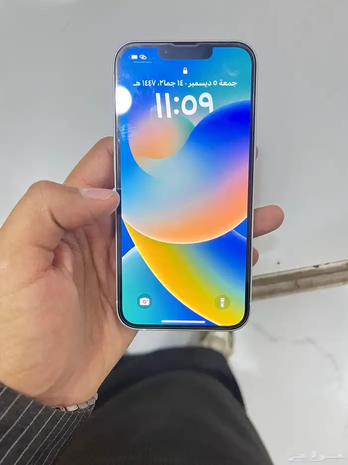 أيفون 13 عادي ابيض 4