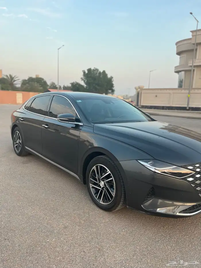 للبيع ازيرا 2021 بنزين وارد كوريا 2