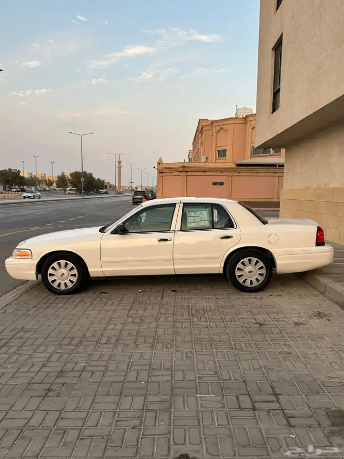 للبيع فورد بوليسي2006ممشى قليل 5