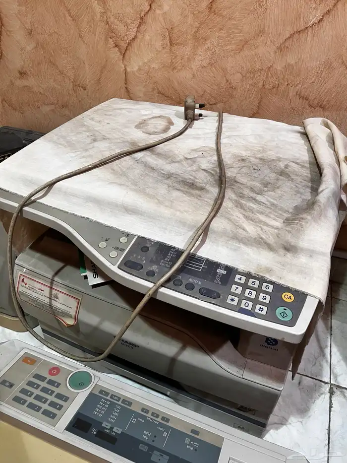 للبيع  3 طابعات ناسخة   2 فاكس   2 هاتف 3