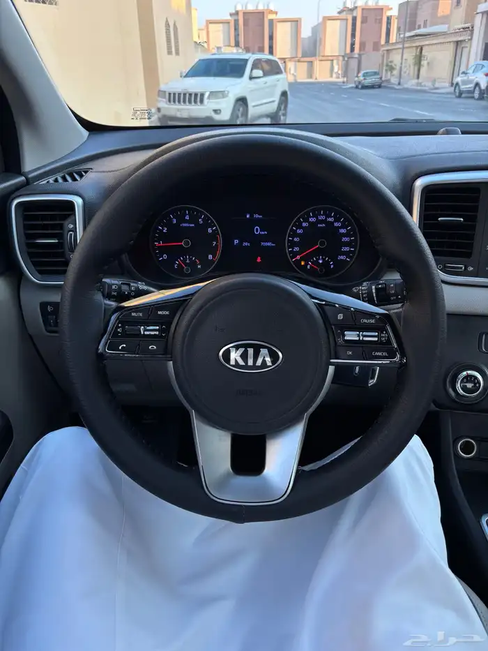 نوع السيارة   كيا سبورتاج دبل بنزين مالك اول 14
