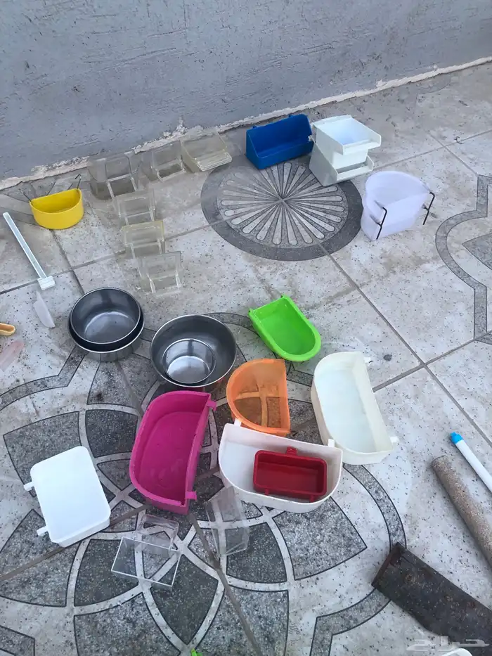 مجموعة من مستلزمات الطيور 4