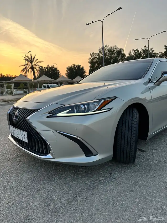 لكزس ES300h هايبرد موديل 2021 ( سعودي ) 6