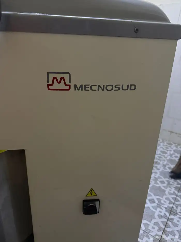 مضرب إيطالي 30 لتر نظيف علي الشرط 14