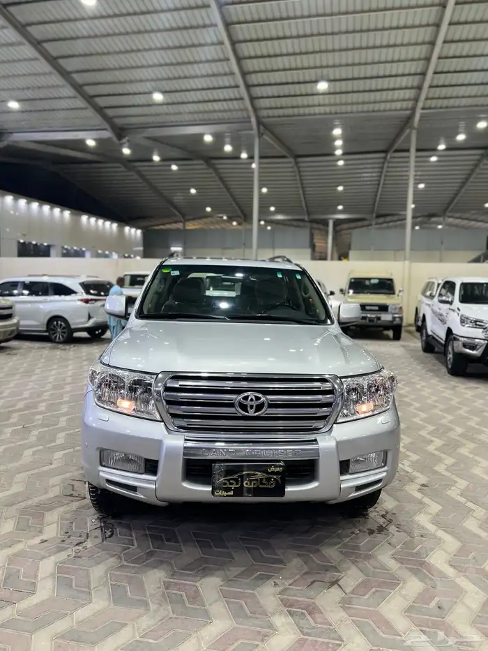 تويوتا لاندكروزر فكسار 2010 بريمي فل كامل ماشي 222 الف 2