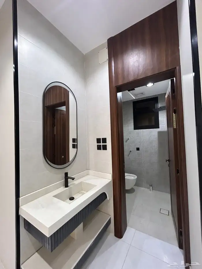 للبيع شقق أرضية وأرواف علوية تشطيب ممتاز مخطط قرطبة المحالة 9